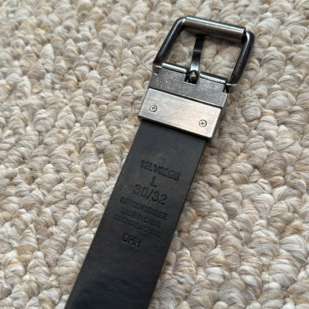 Reversible Levi’s black and brown child’s belt in great condition